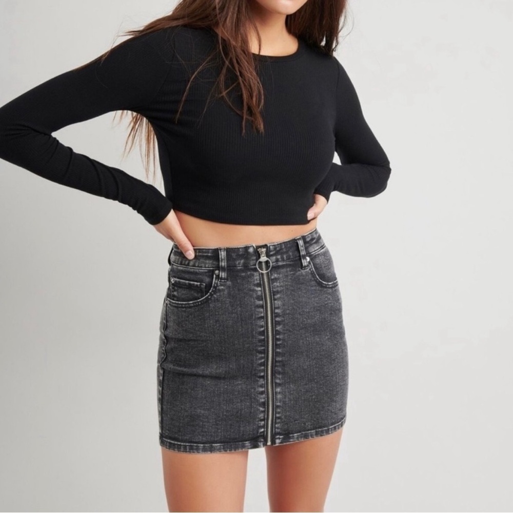 GARAGE | Black Zip Up Denim Skirt Size Small